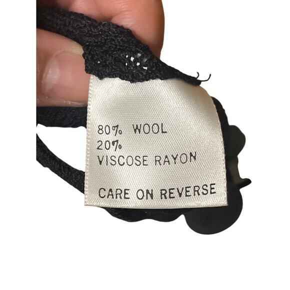 NWT St John Black Sequin Detail Hem Wool Blend Sleeveless Sweater Size 4 - Picture 5 of 5